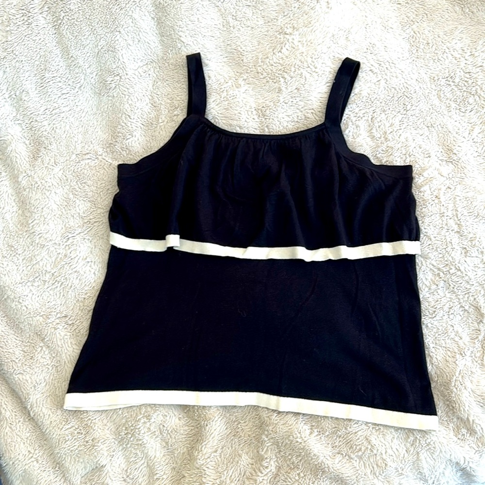 NWOT Ann Taylor Factory Black and White Women's Sweater Top 🖤